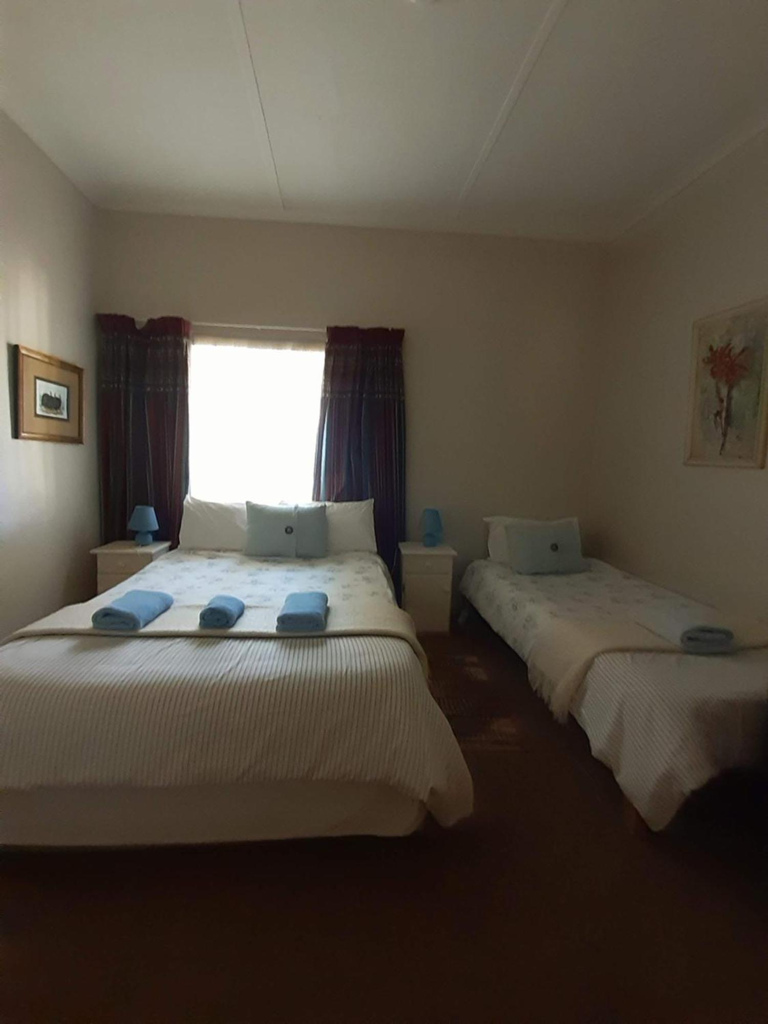 Sutherland Guest House Zimmer foto